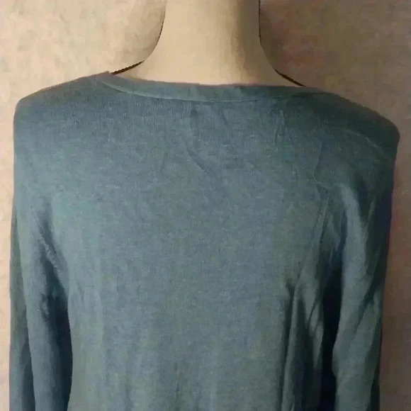 Soft Side-Button 3/4-Sleeve Pullover Size L - Picture 5 of 9